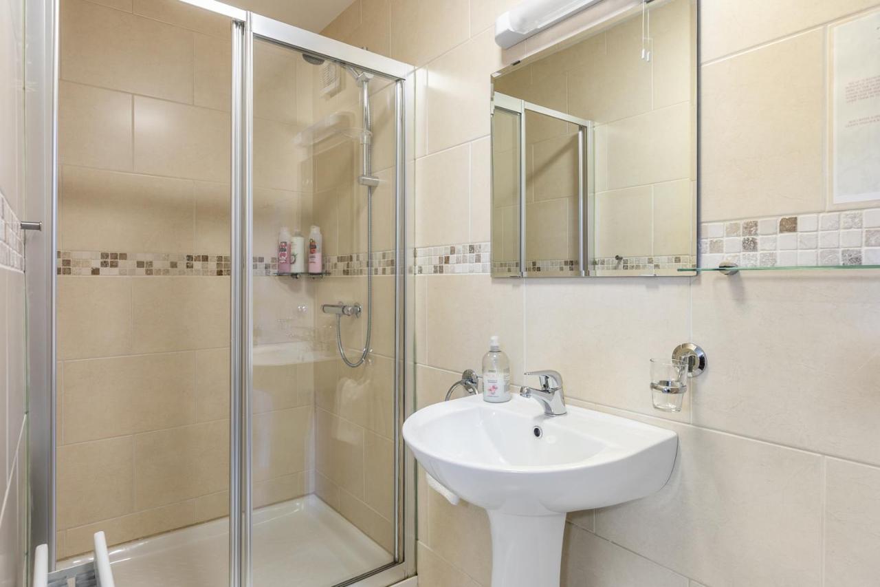 Tollyrose Country House Нюкасъл Екстериор снимка